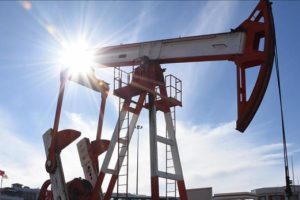Brent petrol&uuml;ndeki d&uuml;ş&uuml;ş ticaret savaşı endişeleriyle devam etti