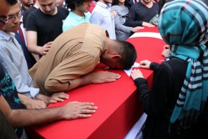 Şehit teğmen son yolculuğuna uğurlandı