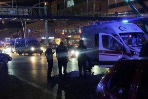 Otomobilin &ccedil;arptığı yaya can verdi