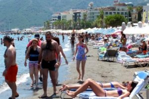Afrika sıcakları Marmaris'te plajları doldurdu