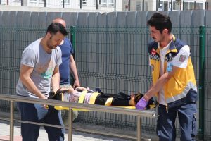 4 yaşındaki &ccedil;ocuk pencereden d&uuml;şt&uuml;!