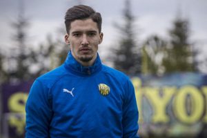 Mehmet Yeğiner'den Altay Bayındır a&ccedil;ıklaması
