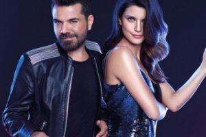 Beren Saat sosyal medyadan i&ccedil;ini d&ouml;kt&uuml;