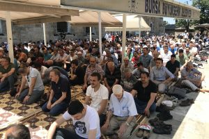 Ramazan ayının son cumasında Bursa'daki camiler doldu taştı