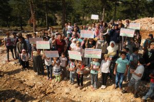 Bursa'da Karaağızlılar, imar plan izninin iptaliyle sevindi