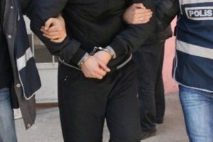 Kavga ettiği kişiyi bı&ccedil;aklayarak &ouml;ld&uuml;ren kişi yakalandı