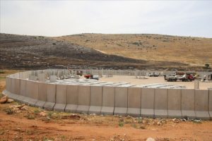 İdlib'deki g&ouml;zlem noktalarına beton blok sevkiyatı