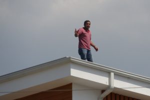 İnşaat &ccedil;atısında intihar girişimi!