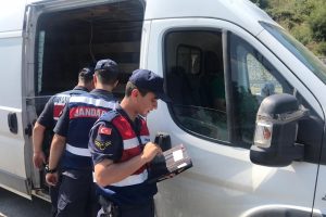 Jandarmadan su&ccedil;lulara ge&ccedil;it yok: 72 tutuklama
