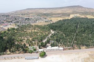 Asri Mezarlık bayrama hazır