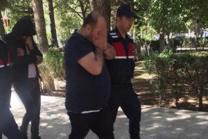 Sahte baz istasyonu s&ouml;zleşmesiyle dolandırıcılığa 8 g&ouml;zaltı