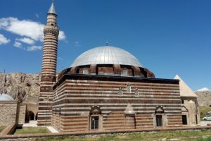 Cuma hutbesinde "trafik kurallarına uyulması" uyarısı