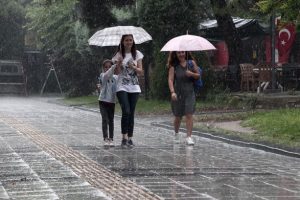 Meteoroloji'den sağanak yağış uyarısı!