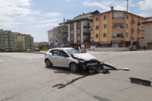 Aynı caddede, aynı şekilde kazalar!