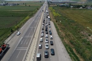 Bursa'da bayram trafiği havadan g&ouml;r&uuml;nt&uuml;lendi