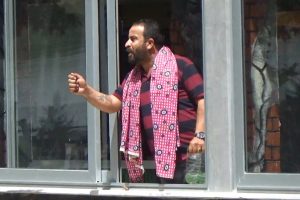 İş yeri boşaltılan kişi kendini yakmaya kalktı
