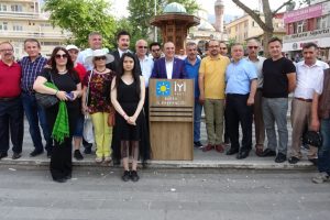 Bursa'da İYİ Parti'li bir grup bayramda ulaşımın &uuml;cretsiz olmamasına tepki g&ouml;sterdi