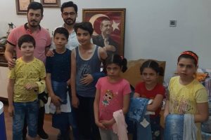 Gen&ccedil; T&Uuml;MSİAD, Bursa'da bayram &ouml;ncesi &ccedil;ocukları sevindirdi
