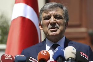 Abdullah G&uuml;l'e 'fırıldak' diyen sanığa beraat onandı: Su&ccedil; değil kaba eleştiri