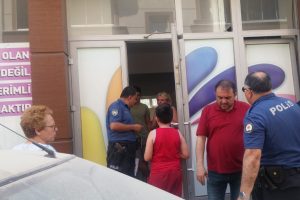 Bursa'da ikinci kattan d&uuml;şen &ccedil;ocuk kurtarılamadı!