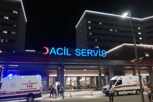 Yolda y&uuml;r&uuml;rken uyardığı k&uuml;f&uuml;r eden kişileri &ouml;ld&uuml;r&uuml;ld&uuml;