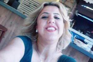 20 yıllık eşini &ccedil;ocuklarının yanında &ouml;ld&uuml;rd&uuml;