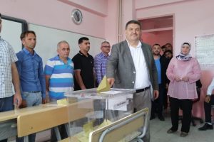 Honaz'da adaylar oylarını kullandı