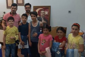 Gen&ccedil; T&Uuml;MSİAD Bursa Şubesi, 70 yetime bayramlık dağıttı