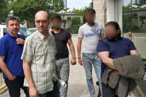 Uyuşturucu ve i&ccedil;ki i&ccedil;irerek tecav&uuml;ze 4 g&ouml;zaltı