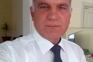 Boşandığı eşinin y&uuml;z&uuml;n&uuml; kezzapla yakan otob&uuml;s şof&ouml;r&uuml; tutuklandı