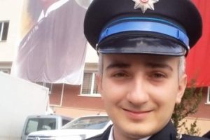 Gen&ccedil; polis kazada hayatını kaybetti