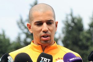 Feghouli a&ccedil;ıkladı! Gelecek sezon...
