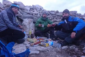 Bursalı dağcılardan 2 bin 543 metrede iftar