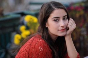 Hazal Kaya hastalığını ilk kez a&ccedil;ıkladı
