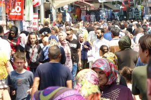 Bursa'da tarihi &ccedil;arşıda bayram yoğunluğu yaşanıyor!