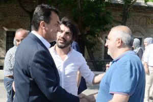 Bursa Osmangazi Belediye Başkanı D&uuml;ndar, esnafla bayramlaştı