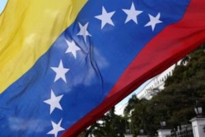 Venezuela'da benzin plakaya g&ouml;re satılmaya başlandı