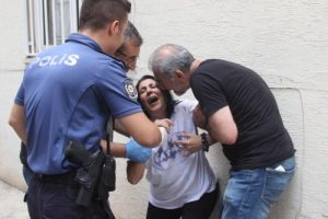 50 bin lira bor&ccedil; y&uuml;z&uuml;nden intihar etti! "Değer miydi?"