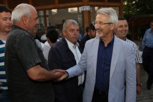 Bursa Nil&uuml;fer Belediye Başkanı Erdem hemşehrileriyle iftarda buluştu