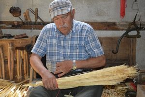 78 yaşında ve yarım asırdır s&uuml;p&uuml;rge yapıyor!