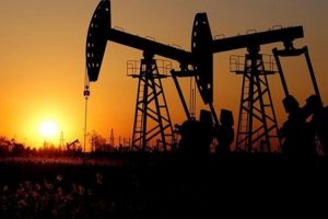 Brent petrol&uuml;n varili 61,55 dolar