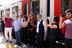 En g&uuml;zel kareyi &ccedil;ekene 10 bin lira verilecek