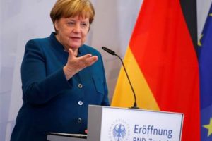 Merkel'den kritik AB ve ABD mesajı