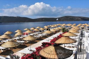 Bodrum Halk Plajı a&ccedil;ıldı