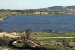 Balık tutmak i&ccedil;in girdiği g&ouml;lette can verdi