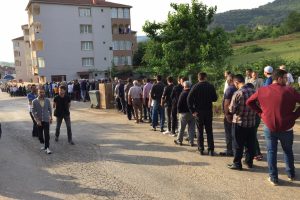 Bursa'da 1 kilometrelik bayramlaşma kuyruğu