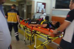 15 yaşındaki motosiklet s&uuml;r&uuml;c&uuml;s&uuml; kaza yaptı