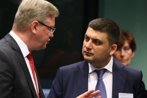 Ukrayna Parlamentosu, Başbakan Hroysman'ın istifasını reddetti