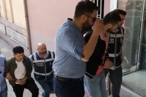 800 &ccedil;ift ayakkabıyı &ccedil;alan hırsızlar yakalandı
