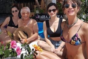 &Ouml;zge ve Berrak sezonu a&ccedil;tı